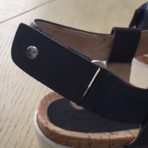 PIKOLINOS Navy Sandals Like new. - Picture 6 of 7